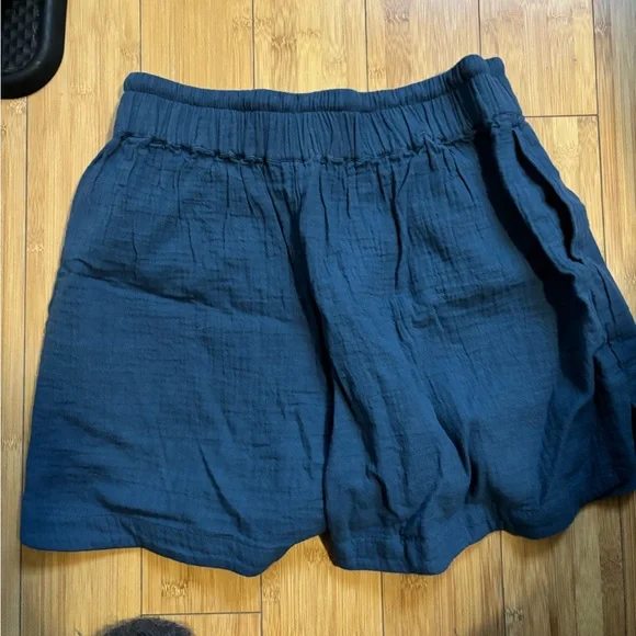 Pact Women's Organic Cotton Navy Shorts - Picture 3 of 5